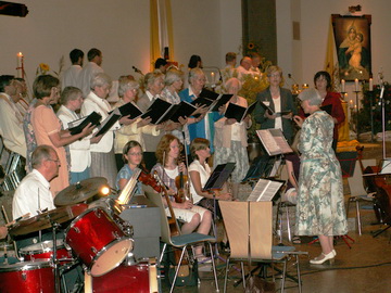 Chor und Orchester des Mütterbundes - mit Familie -  Foto: Fischer