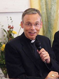 Mons. Tebart van Elst, obispo de Limburgo