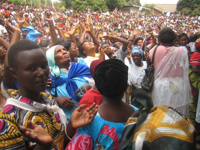 Pilger aus ganz Burundi und den Nachbarländern