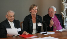 	Pressekonferenz am 08.09.2009 in Lutherstadt Eisleben: Kardinal Miloslav Vlk (li.) und Landesbischof i.R. Christian Krause (re.) 	- Fotos: Pressestelle der Fokolar-Bewegung