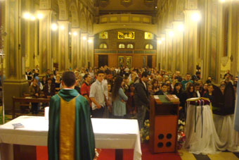 A Catedral de Santa Maria recebeu a ilustre visita da Peregrina Auxiliar