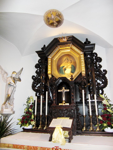18. Oktober 1914 - 18.  Oktober 2009: auf dem Altar ein Faksimile der Gründungsurkunde - Foto: Cássio Leal
