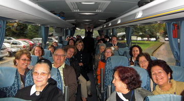Ônibus dos Brasileiros saindo para Colônia