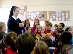 Campanha nas Escolas, as crianças recebem a Peregrina