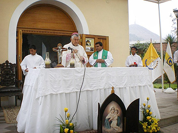 Mons. Salvatore Piñeiro, il vescovo Castrense del Perú