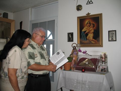 Domenica 6 dicembre 2009 il Simbolo del Padre ha visitato il primo Santuario Domestico della diocesi di Mayagüez - Foto: Perez