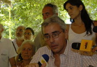 Fidel Zavala en una rueda de prensa, despues de su liberación