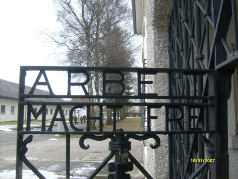Puerta de acceso Dachau - Foto: Francisco Grondona