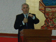 Dr.Luis Solari de la Fuente