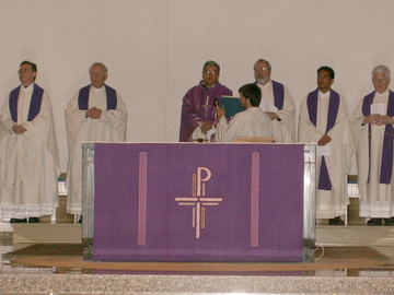 Heilige Messe in der Pilgerkirche