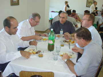 Almoço com o Bispo durante encontro dos Padres de Schoenstatt em São Paulo