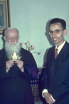 Mario Hiriart con el Padre Kentenich en Milwaukee