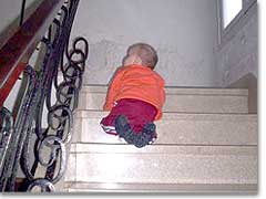 Wie das Kind auf der Treppe&