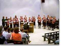 Jugendkammerchor und Mdchenkantorei der Liebfrauenkirche Koblenz mit Chorleiter Manfred Faig