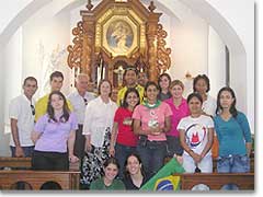 Jugendliche aus Brasilien auf dem Weg nach Köln im Heiligtum in Belmonte
