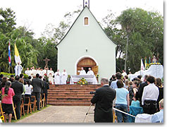 Wenige Tage nach seiner Bischofsweihe feierte Erzbischof Sanna in Belmonte die Heilige Messe
