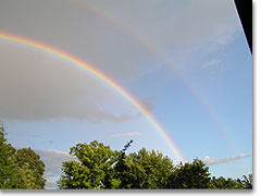 Ein prächtiger Regenbogen stand am Abend vor dem Fest über der Liebfrauenhöhe
