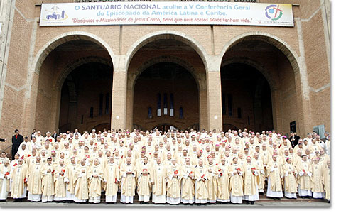 Alle Teilnehmer der V. Konferenz des Episkopats Lateinamerikas und der Karibik