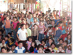 Tag des Kindes in der Zentrale von Dequeni in Fernando de la Mora