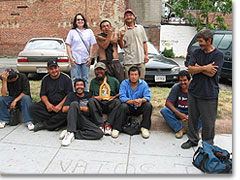 Mission in Washington: Mercedes mit neun Obdachlosen. Der vorne hielt die ganze Zeit die Pilgernde Gottesmutter. Enrique gab jedem ein MTA-Bildchen.