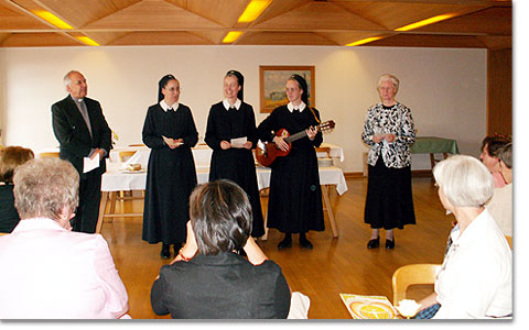 Gut, dass wir einander haben: Mütterliga, Mütterbund: Schwestern aus der Schönstattbewegung Frauen und Mütter singe nein Glückwunschlied für den 17. Kurs des Mütterbundes