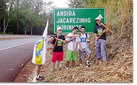 Pilgermarsch der SMJ von Bandeirantes zum Gelände des zukünftigen Heiligtums in Jacarezinho