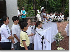 Kinder beten vor