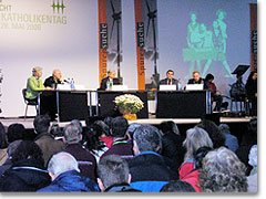 Engagierter Podiumsteilnehmer beim von der Schnstatt-Bewegung organisierten Podium zur Zukunft der Kirche beim letzten Katholikentag