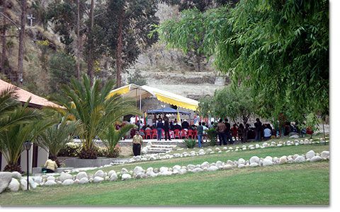Feiern zum 15. Weihetag des Heiligtums in La Paz, Achumani: Heilige Messe am 18. November