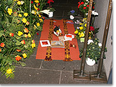 Symbol der Mütter zum Bündnis mit Pater Kentenich auf der Sterbestelle Pater Kentenichs in Schönstatt