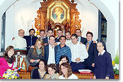 Mannesjugend, Mdchenjugend, Missionare, Freunde, Schwester Fernanda, Pater Ludovico: alle miteinander im Heiligtum
