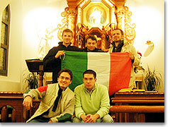Die erste Gruppe der SMJ in Italien