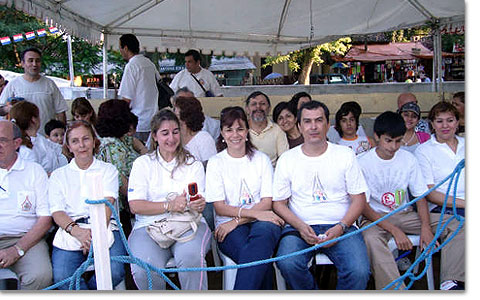 Im Heiligtum der Gottesmutter von Caacupé, der Patronin Paraguays, am 8. Dezember: Mitglieder der Gruppen „Spuren“, „Säer“ und „Familie im Bündnis“ der Familienbewegung aus Encarnación