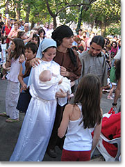 Lebendige Krippe, dargestellt von der Missionsgruppe der Pfarrei San Patricio. Das Jesuskind ist Juan Bautista, Enkel von Marta Tavanti aus der Schnstatt-Familienbewegung