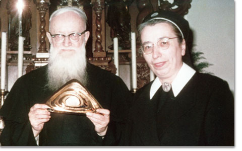 Schwester M. Edelgart Detscher mit Pater Kentenich, 10. Januar 1968
