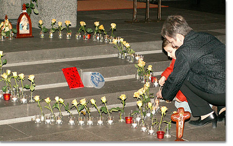 Lichter-Rosenkranz in Schnstatt am 23. Februar 2008