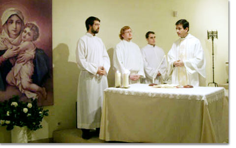 Madrid, Spanien: Heilige Messe zum Abschied der drei Postulanten aus Madrid, Katalanien und Asturien