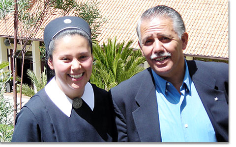 Gustavo Alpaz mit seiner Tochter Schw. Maria de la Luz