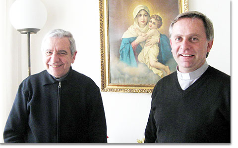 P. Gerardo Crcar (rechts), Pfarrer in Rom, mit Pater Guillermo Mario Cassone, jetzt auch in Rom 