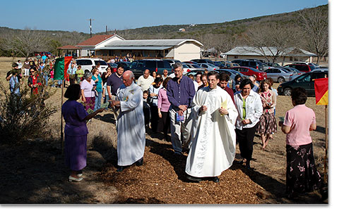 Erster Spatenstich fr das Heiligtum in San Antonio, Texas, USA, das am 18. Oktober eingeweiht werden soll