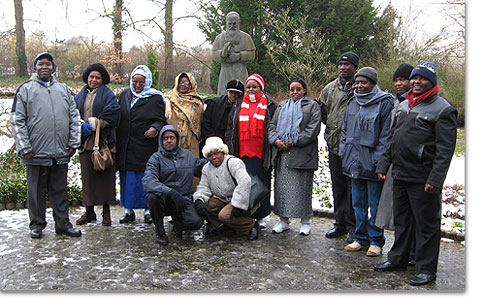 Pilger aus Kenia in Metternich