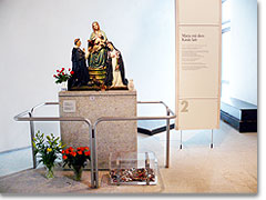 Die Statue befindet sich heute im Pater Kentenich-Haus in Schönstatt