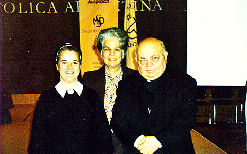 Schw. Virginia Perera, Sr. M. Elena Lugo, Mons. Elio Sgreccia, Präsident der Päpstlichen Akademie für das Leben