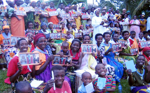 Burundi: Segnung von Hausheiligtümern bei der Jahrestagung der Mütter