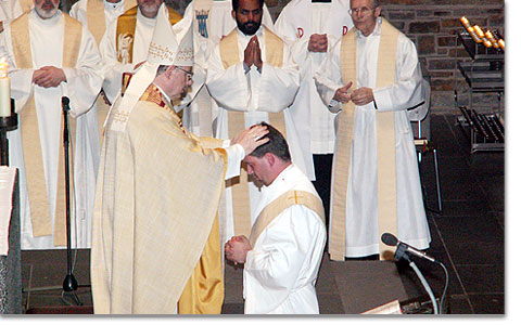 Priesterweihe von P. Hans-Martin Samietz, Institut der Schönstatt-Patres