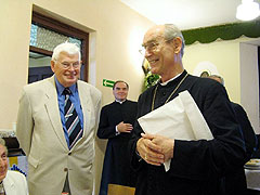 Erzbischof Nossol mit Herrn Meyer, Leiter der Paderborner Gruppe