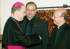 Im Gespräch: Bischof Brahm, P. Schmiedl, P. Jan Korycki SAC