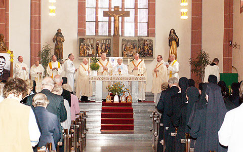 17. Juni, Sankt Antonius, Trier: Heilige Messe zum Dank für den Abschluss des Diözesanprozesses zur Seligsprechung Josef Englings