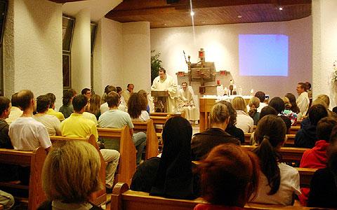 Jugendgebetsnacht in Brig: Heilige Messe in der Hauskapelle, Predigt von Pfr. Martone, Brig