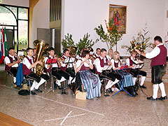 Musikkapelle im Pilgergottesdienst am Sonntag